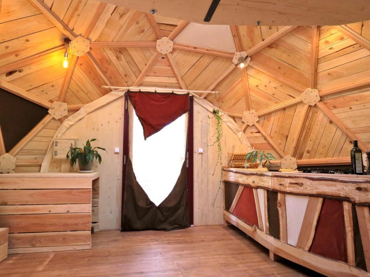 Habitat Createur - Hebergements Insolites Au Camping Municipal "Les Ecureuils" Recoubeau-Jansac エクステリア 写真