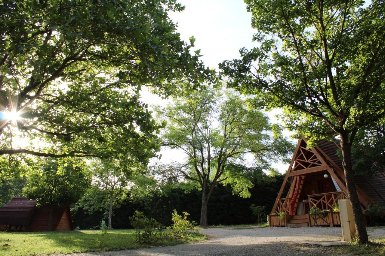 Habitat Createur - Hebergements Insolites Au Camping Municipal "Les Ecureuils" Recoubeau-Jansac エクステリア 写真