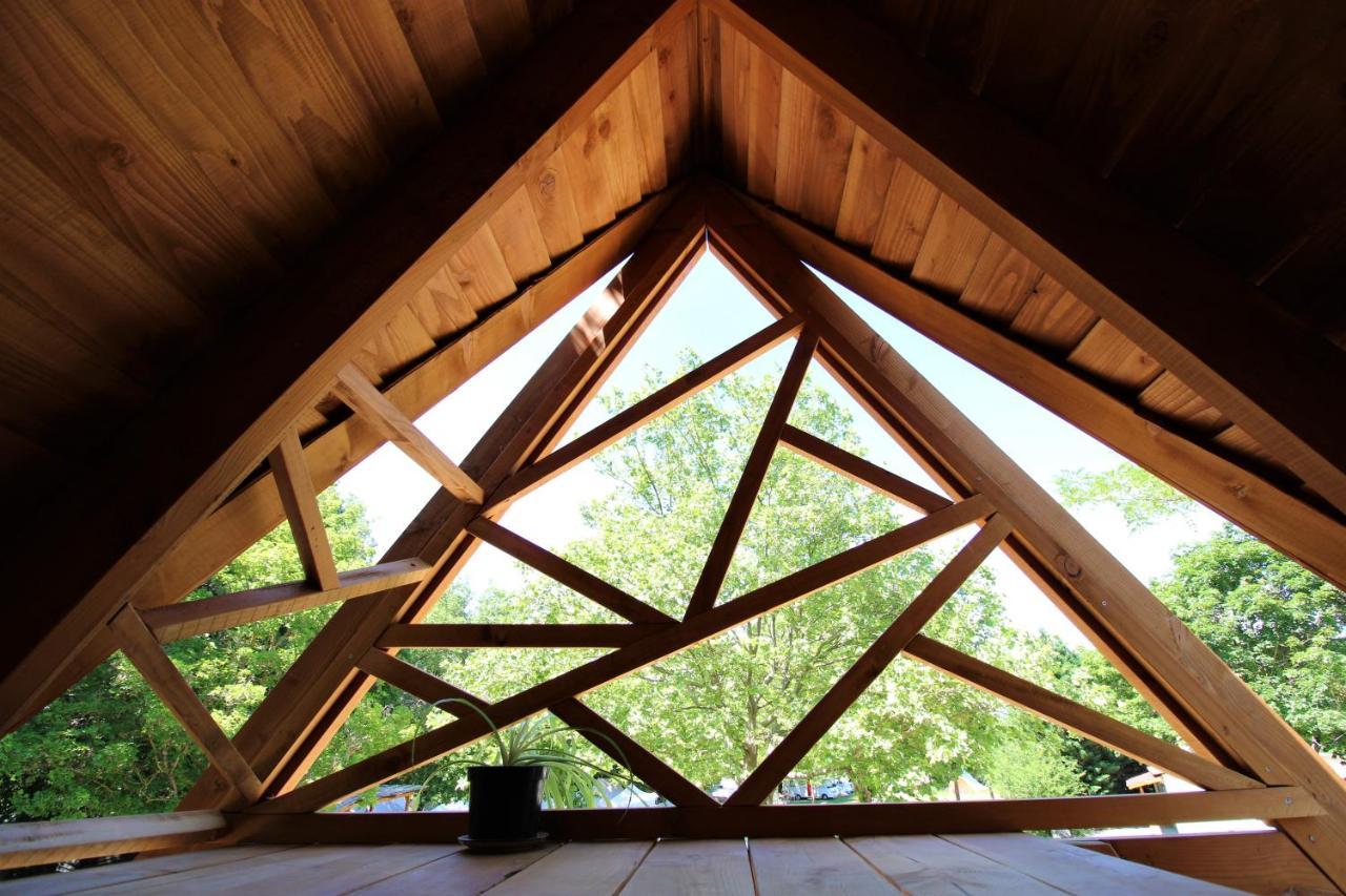 Habitat Createur - Hebergements Insolites Au Camping Municipal "Les Ecureuils" Recoubeau-Jansac エクステリア 写真