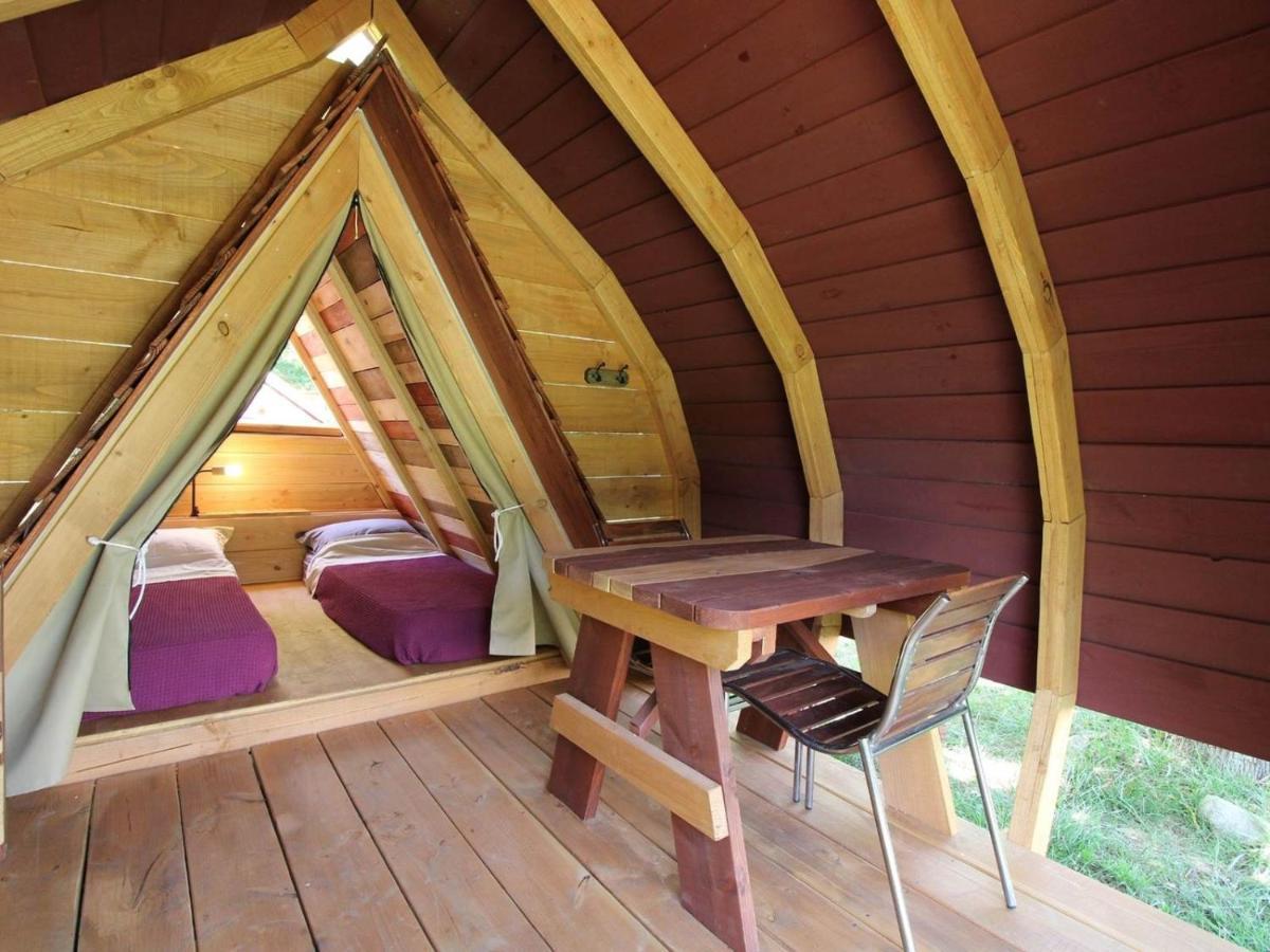 Habitat Createur - Hebergements Insolites Au Camping Municipal "Les Ecureuils" Recoubeau-Jansac エクステリア 写真