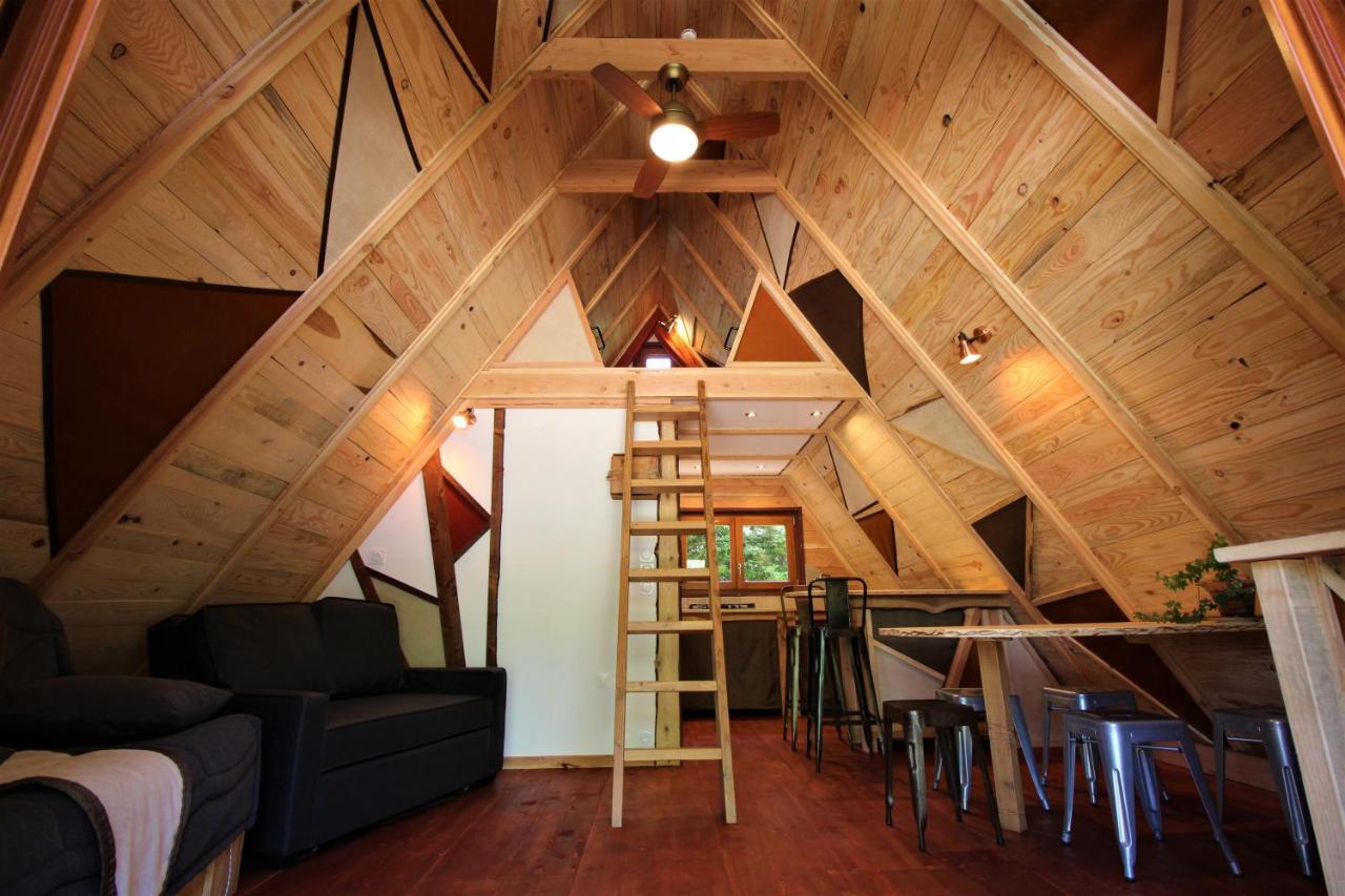 Habitat Createur - Hebergements Insolites Au Camping Municipal "Les Ecureuils" Recoubeau-Jansac エクステリア 写真