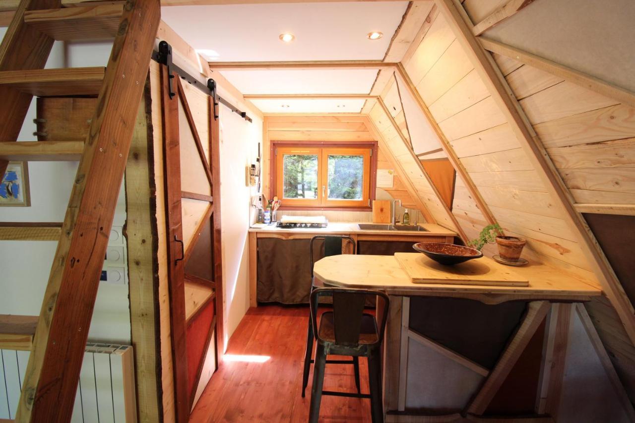 Habitat Createur - Hebergements Insolites Au Camping Municipal "Les Ecureuils" Recoubeau-Jansac エクステリア 写真