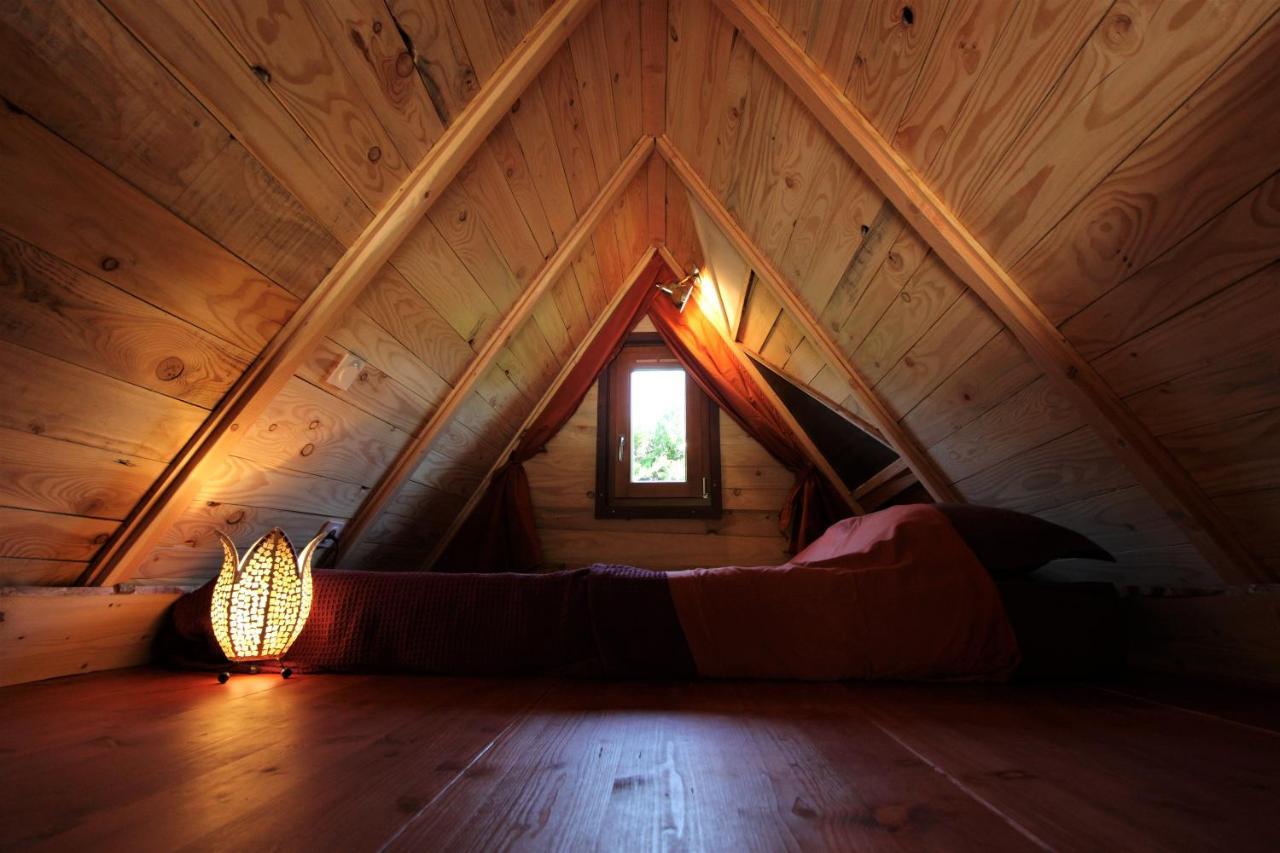 Habitat Createur - Hebergements Insolites Au Camping Municipal "Les Ecureuils" Recoubeau-Jansac エクステリア 写真