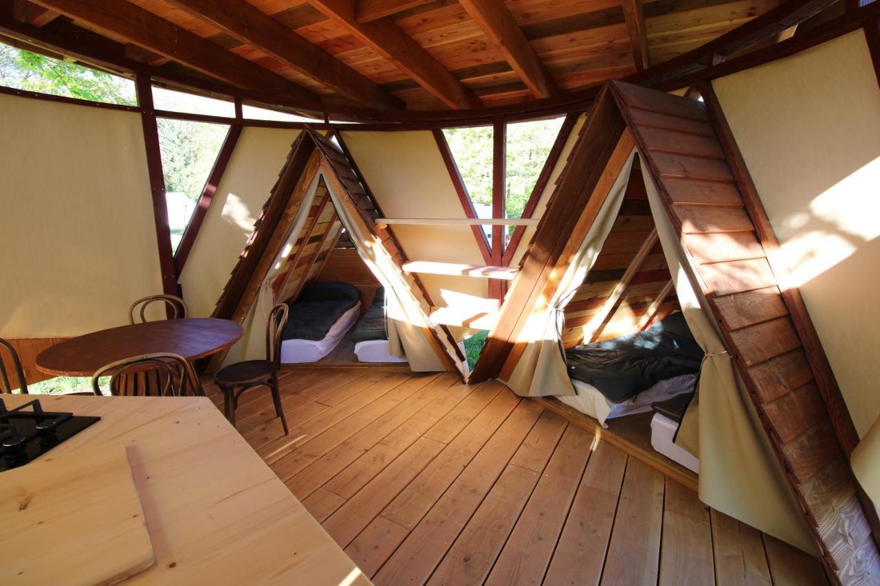 Habitat Createur - Hebergements Insolites Au Camping Municipal "Les Ecureuils" Recoubeau-Jansac エクステリア 写真