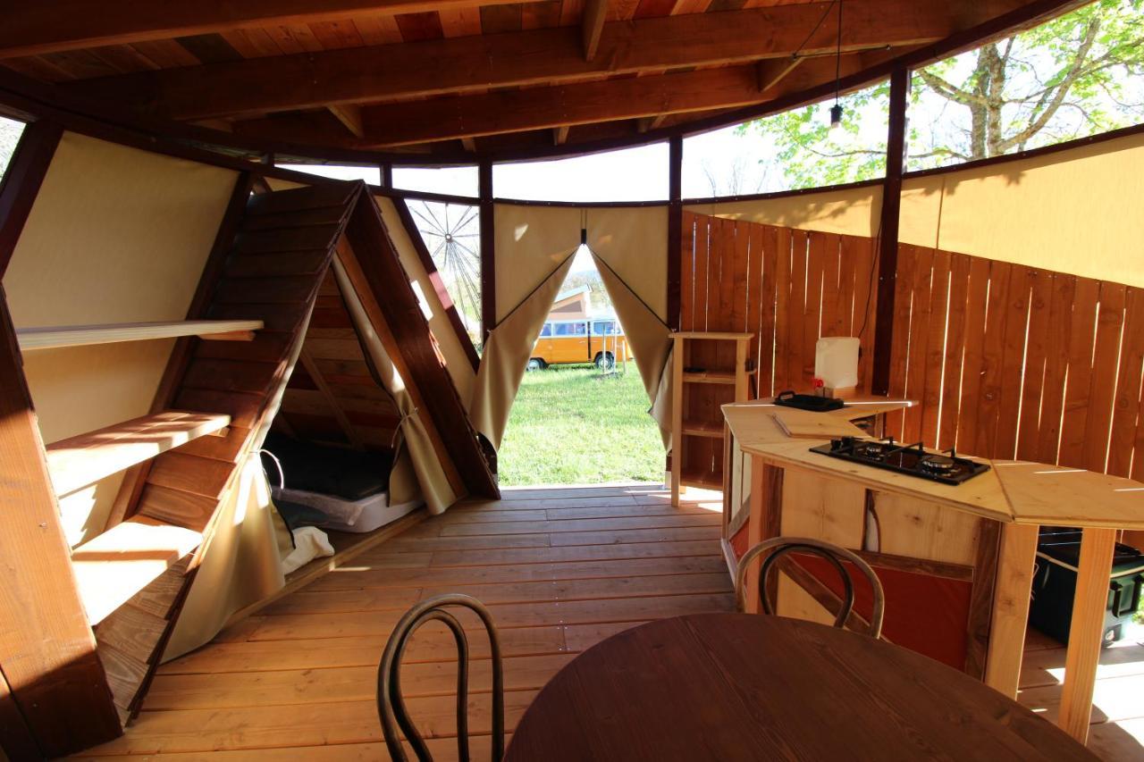 Habitat Createur - Hebergements Insolites Au Camping Municipal "Les Ecureuils" Recoubeau-Jansac エクステリア 写真