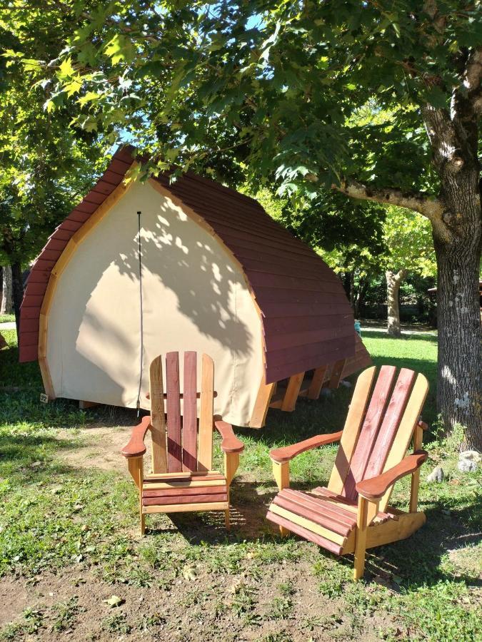 Habitat Createur - Hebergements Insolites Au Camping Municipal "Les Ecureuils" Recoubeau-Jansac エクステリア 写真